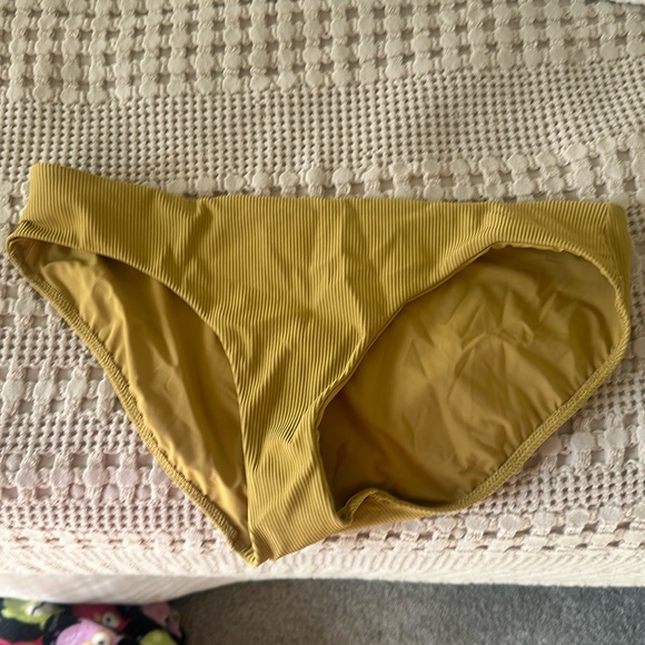 lululemon athletica Other - Lululemon ribbed, bikini bottoms, size 12
